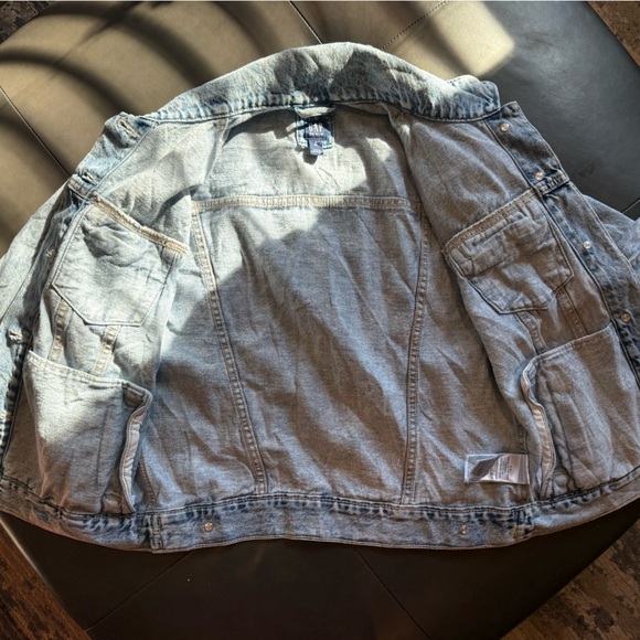 GAP Denim Light Wash Jacket - Picture 5 of 9